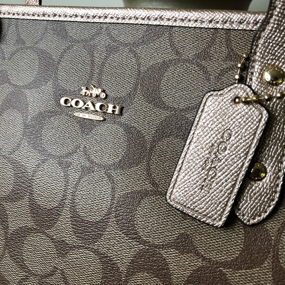 SOLD Coach City Zip Closure Signature Canvas Tote - Picture 2 of 8